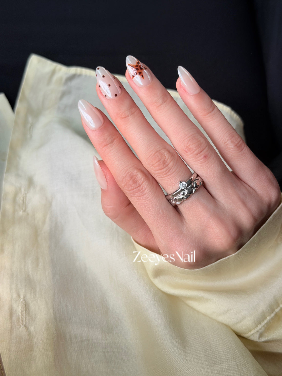Measuring for handmade press-on nails by ZeeyesNail