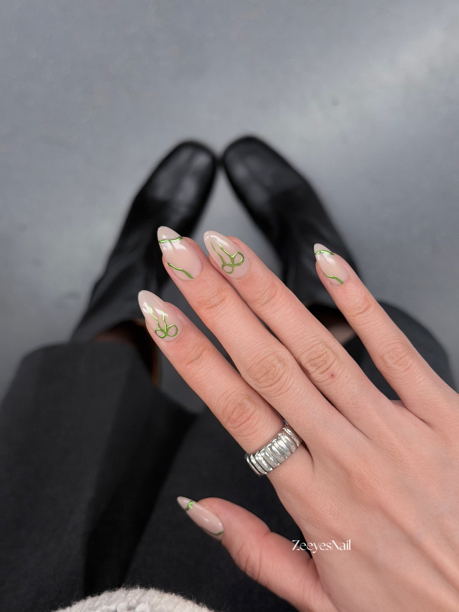 Featured handmade press-on nails by ZeeyesNail