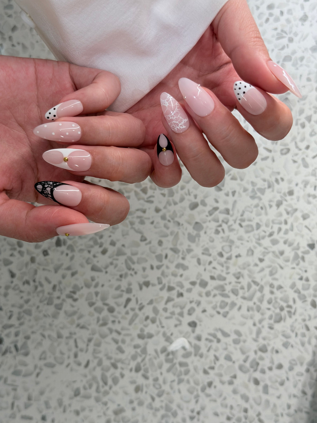 Parisienne Muse – Handmade Press-On Nails