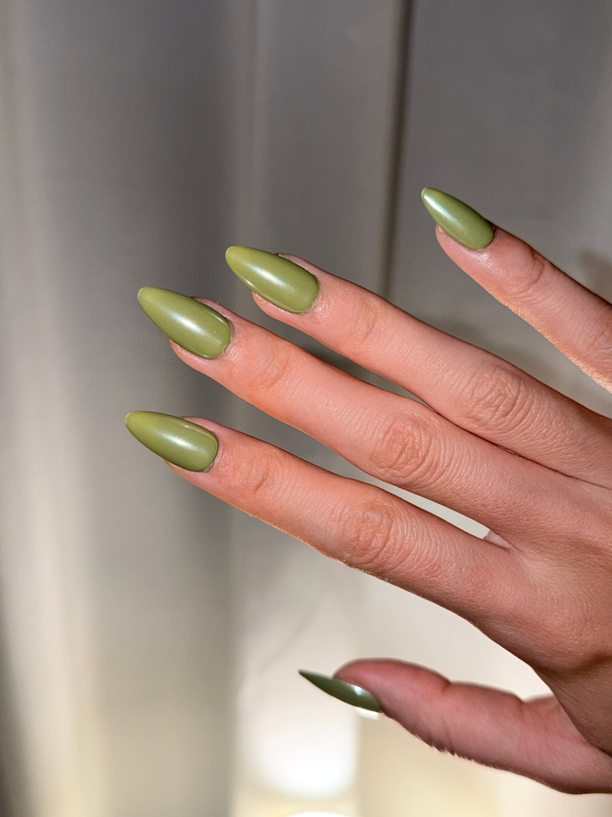 Sage Glow – Handmade Press-On Nails