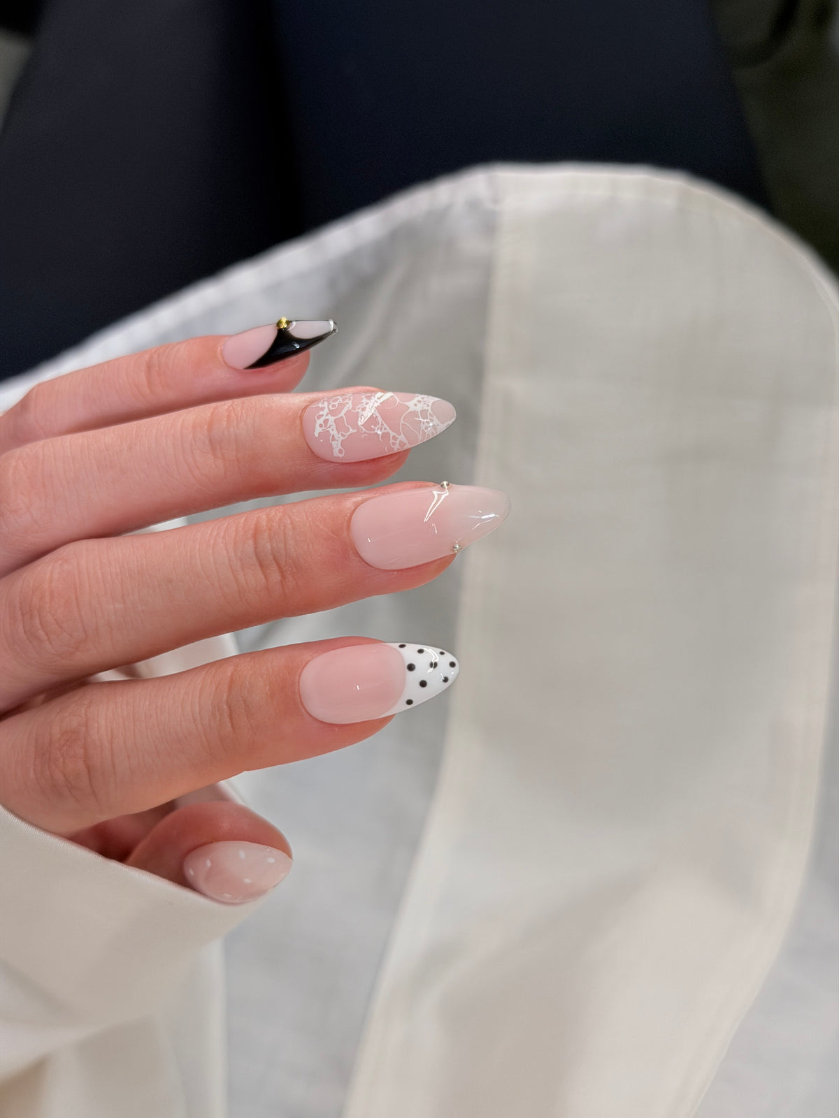 Parisienne Muse – Handmade Press-On Nails