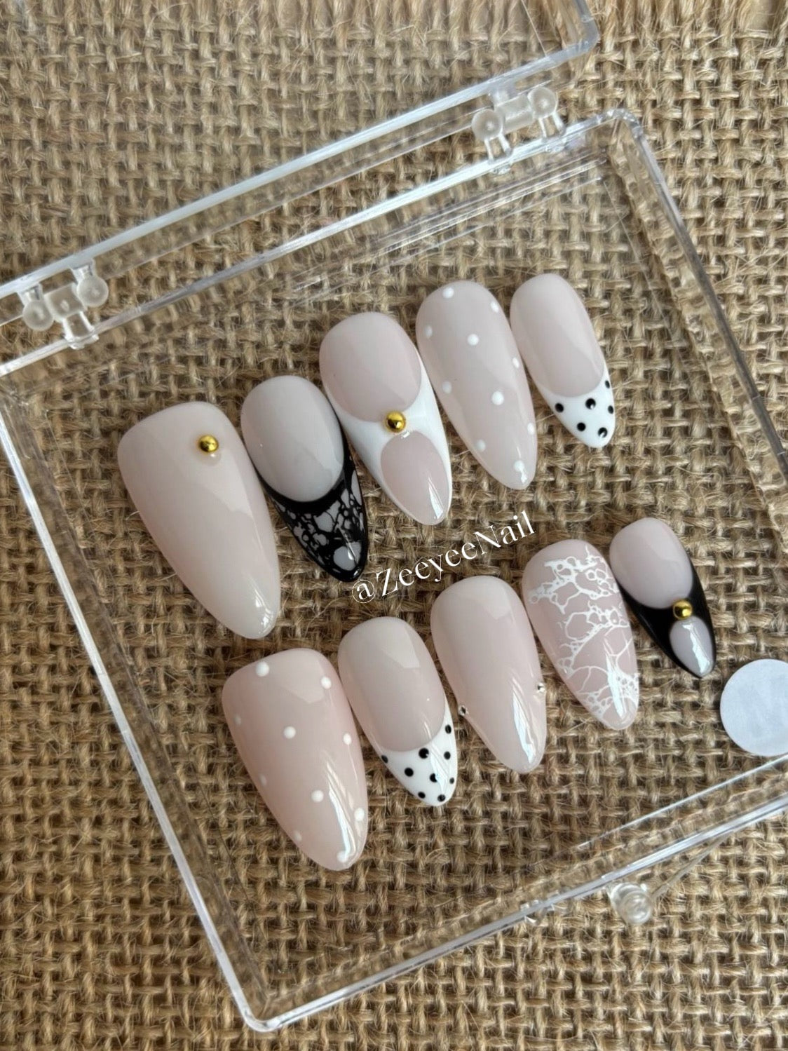 Parisienne Muse – Handmade Press-On Nails