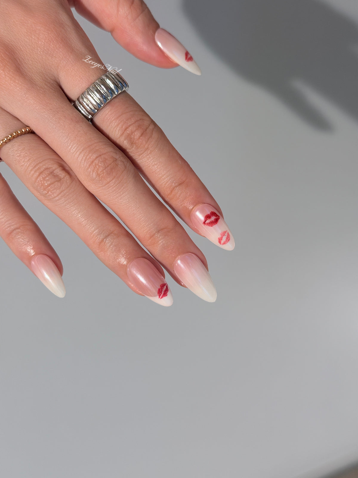 Kiss Me – Handmade Press-On Nails