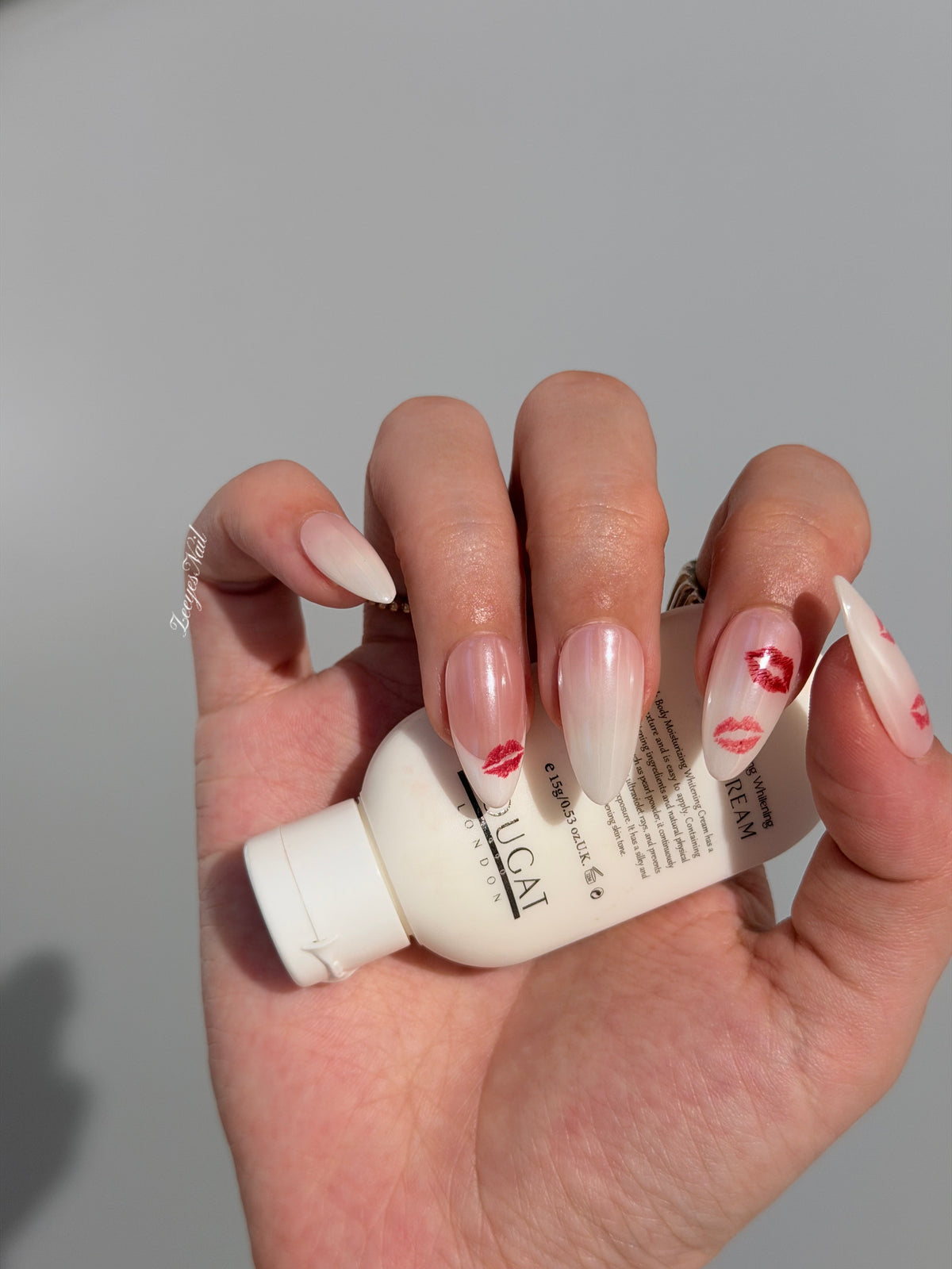 Kiss Me – Handmade Press-On Nails